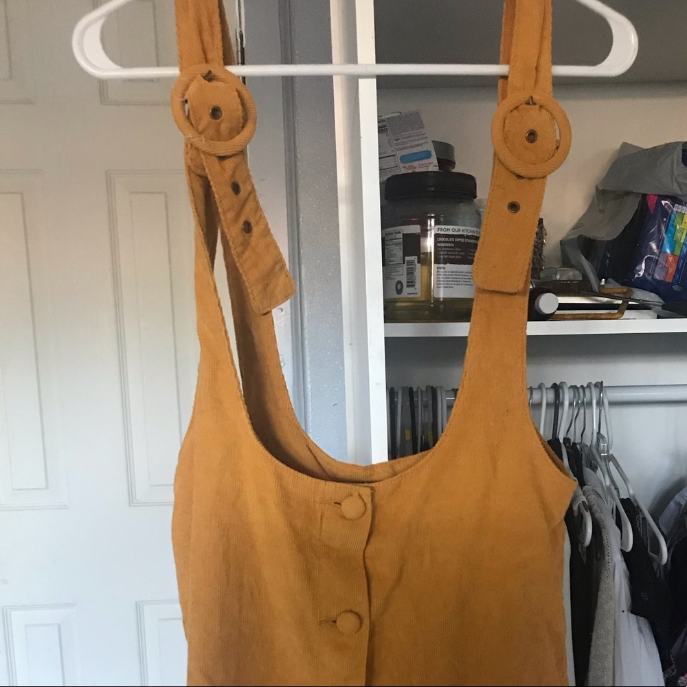 Yellow very cute skirt never worn